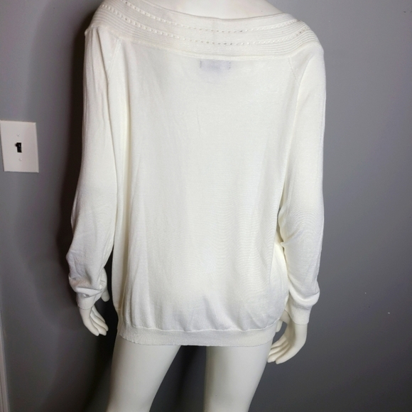 White Sweater Brand New With Tags sz XL - Picture 9 of 11